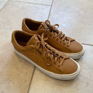 Men’s Nike Beige Sneakers (10.5)